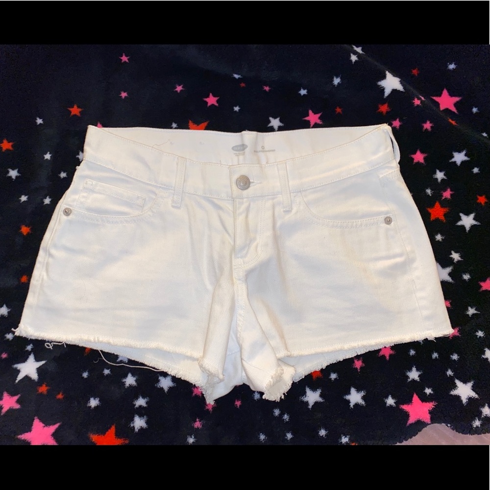 White shorts 🏝🏖